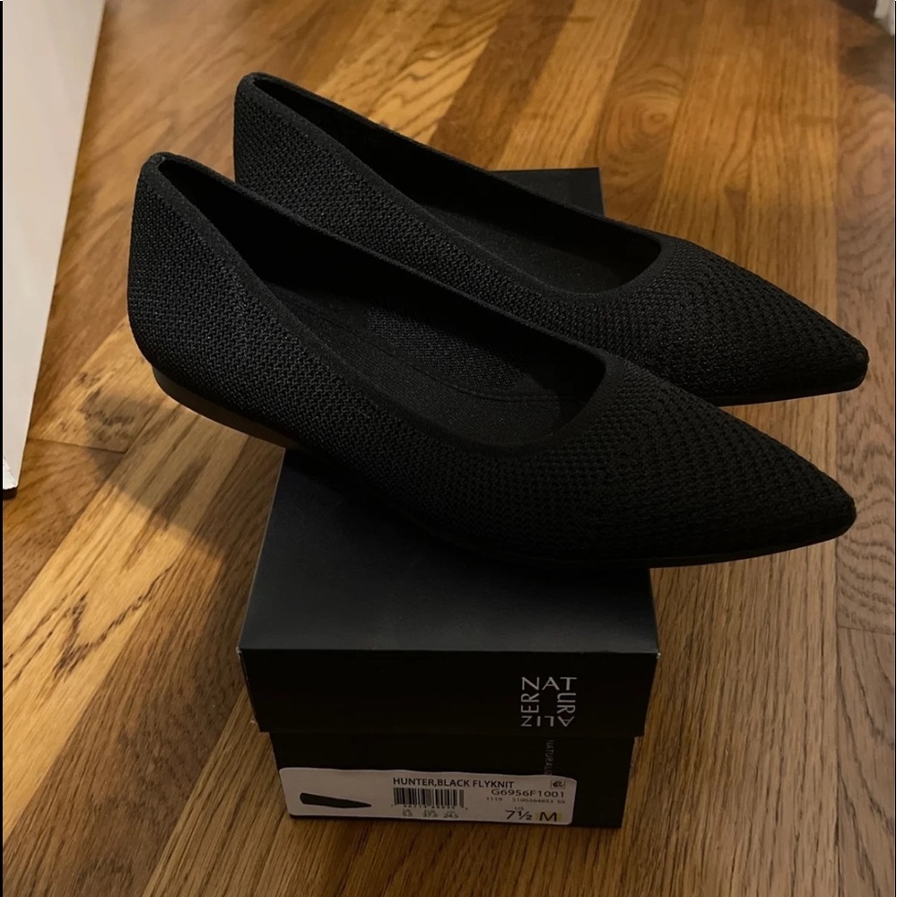 New in box Black Naturalizer flats size 7.5